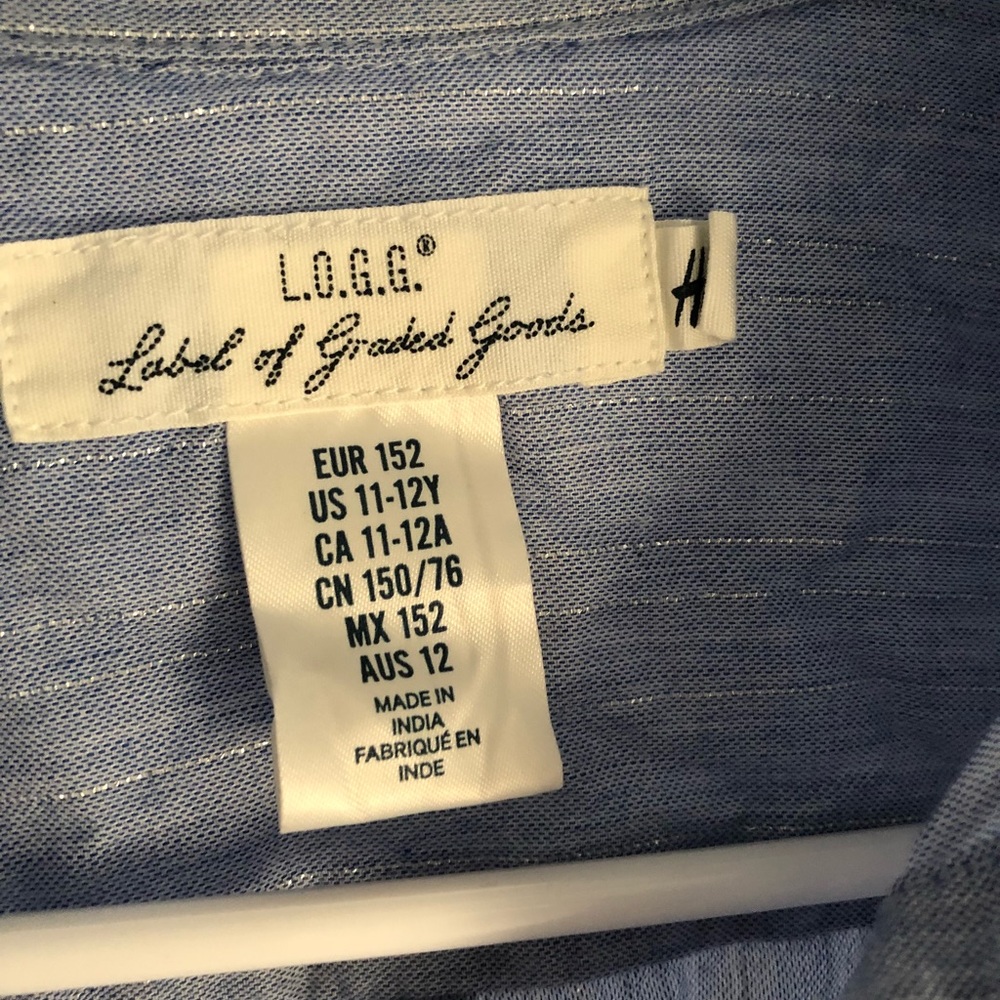 H&M’s button down - Picture 3 of 3
